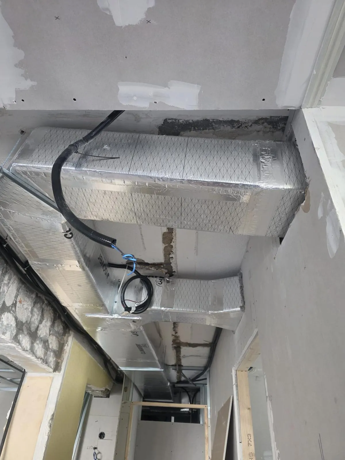 Instalación de conductos de climatización