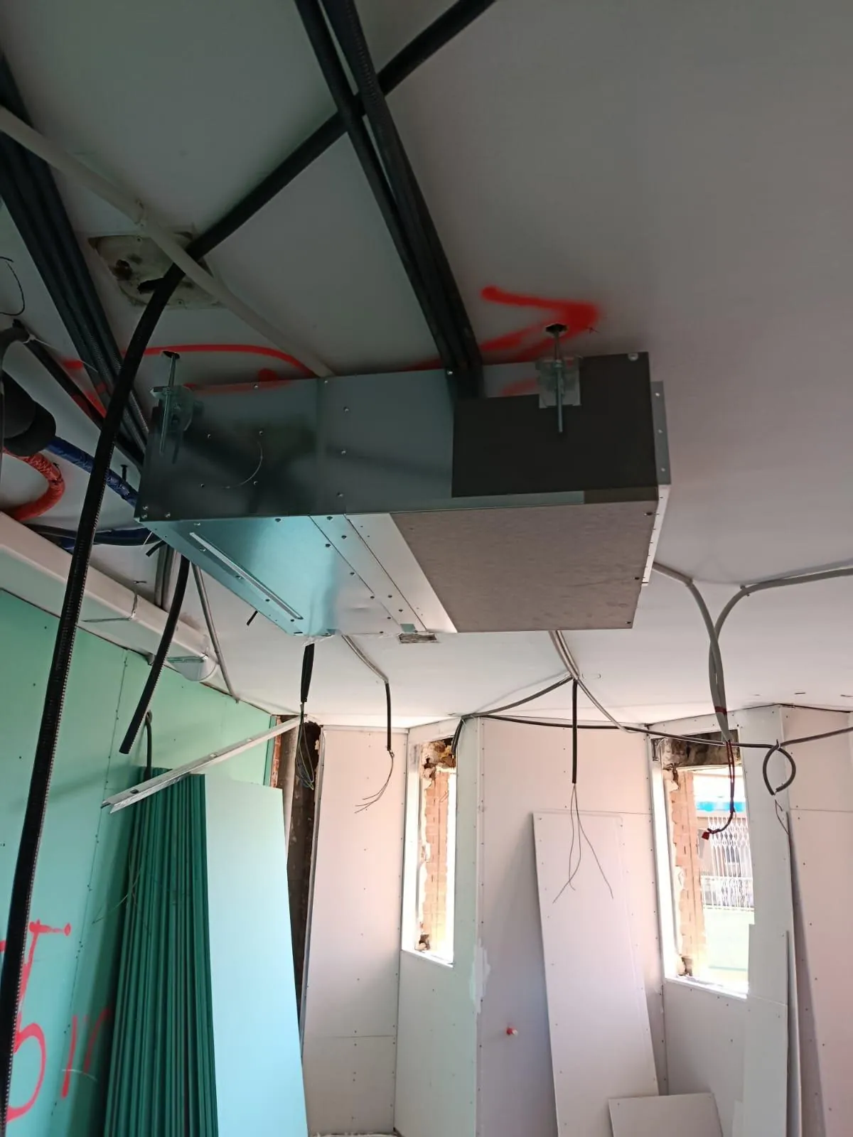 Instalación de climatización durante obra interior